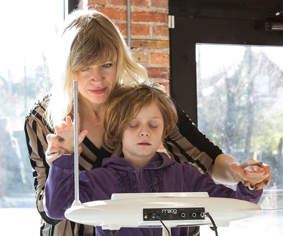 theremin-workshop-dorit theremin-workshop-dorit