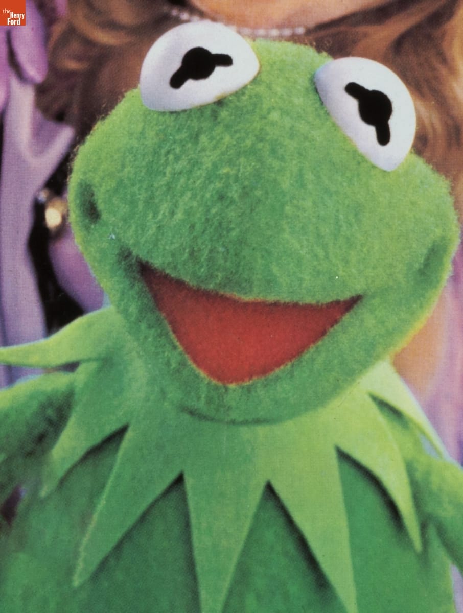 "Jim Henson's Muppets" Lunchbox, 1979 / Kermit detail Green frog puppet