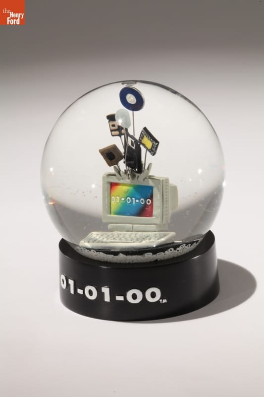 thf150785 Y2K Snowglobe