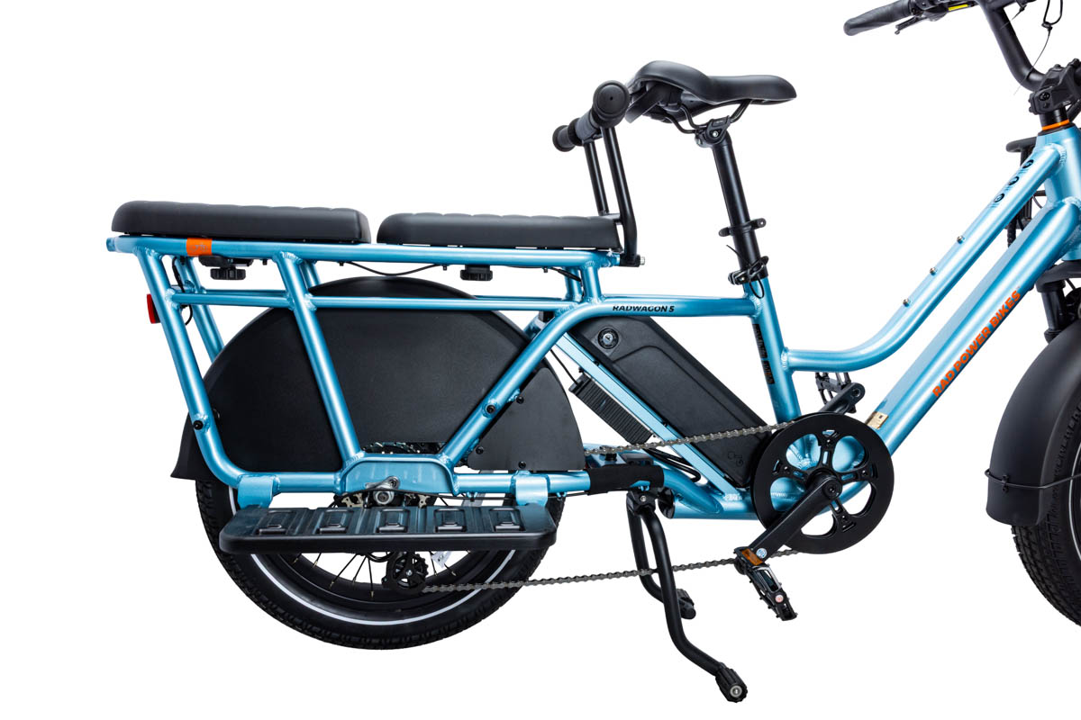 The RadWagon 5’s extended rear frame provides room for groceries, packages or – with seats and handlebars – young children.
