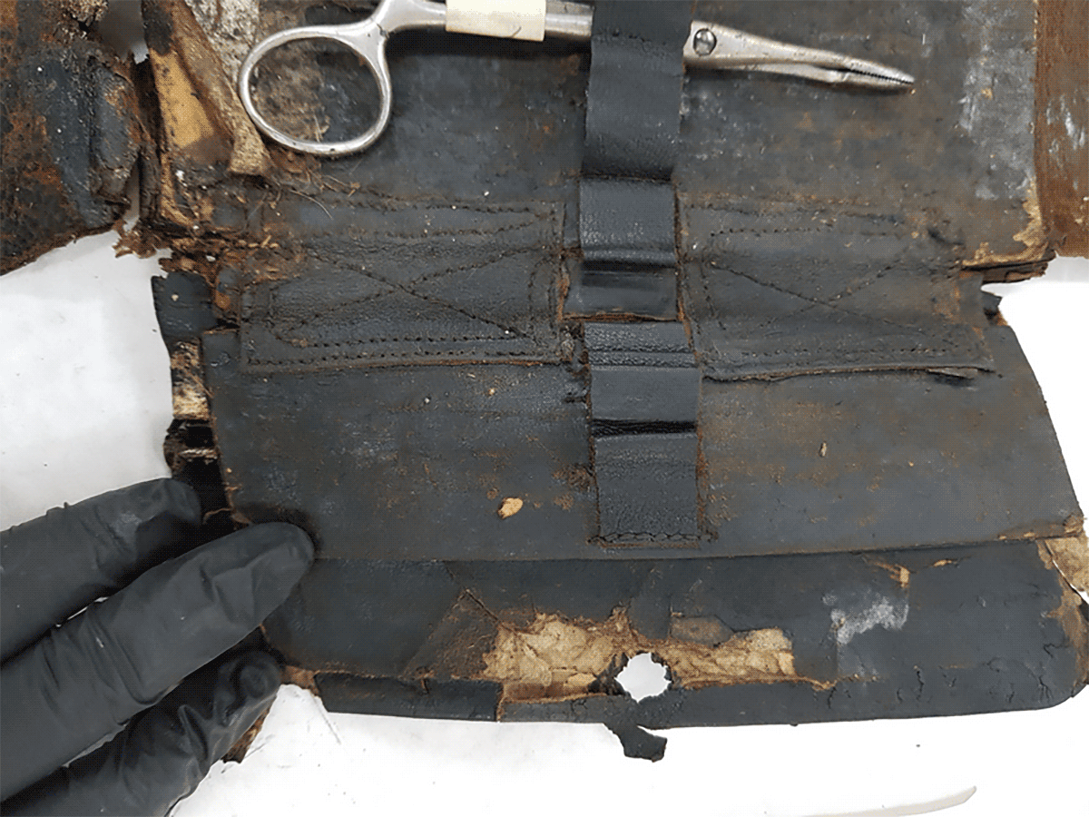 Gif of vet kit and its different forms of disrepair.